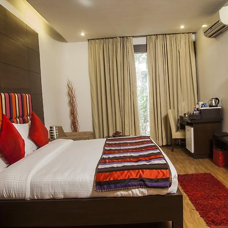 Hotel La Suite New Delhi Exterior photo