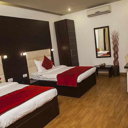 Hotel La Suite New Delhi Exterior photo