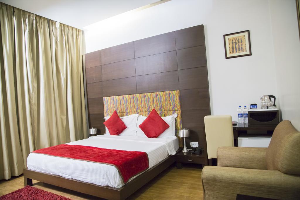 Hotel La Suite New Delhi Exterior photo