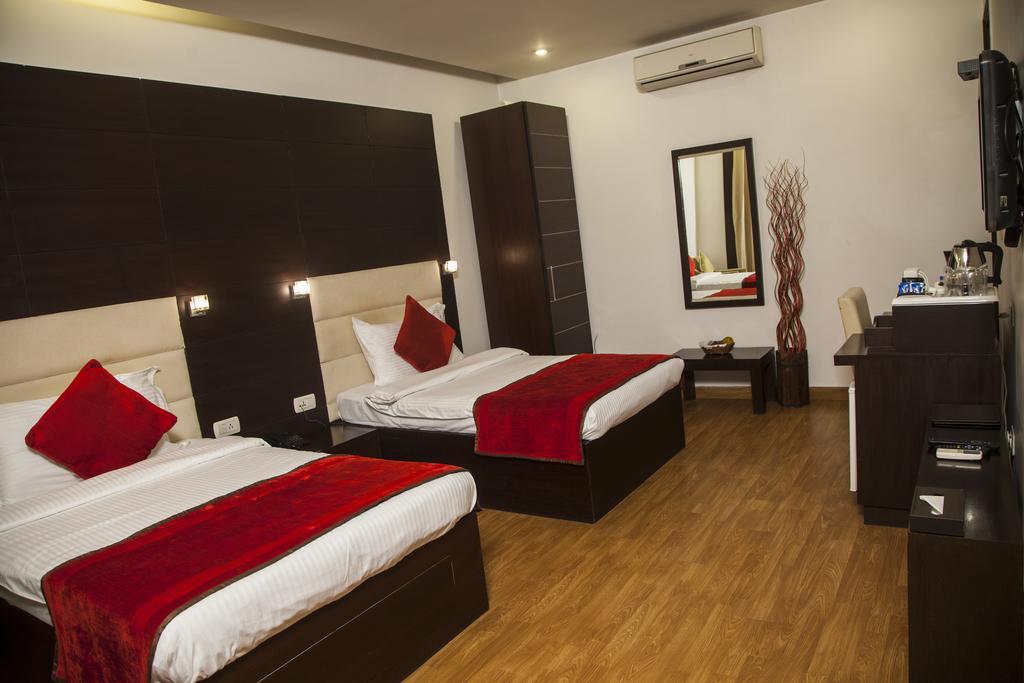 Hotel La Suite New Delhi Exterior photo