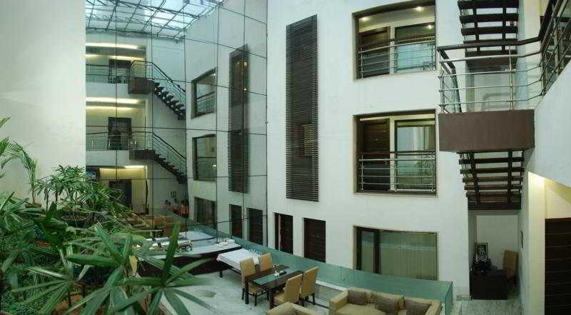 Hotel La Suite New Delhi Exterior photo