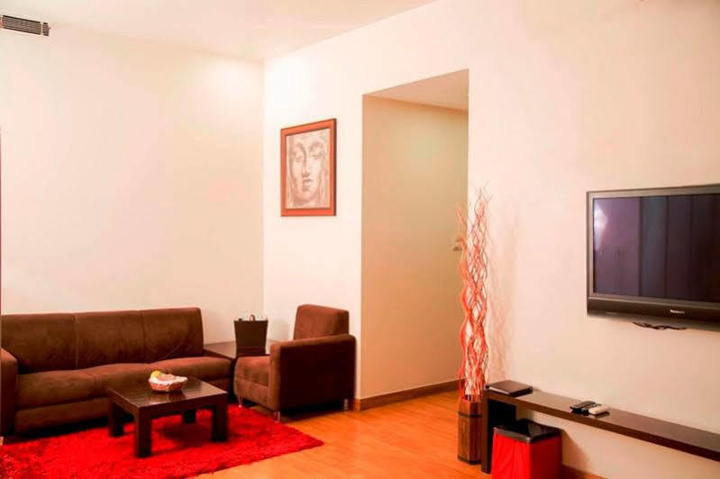 Hotel La Suite New Delhi Exterior photo